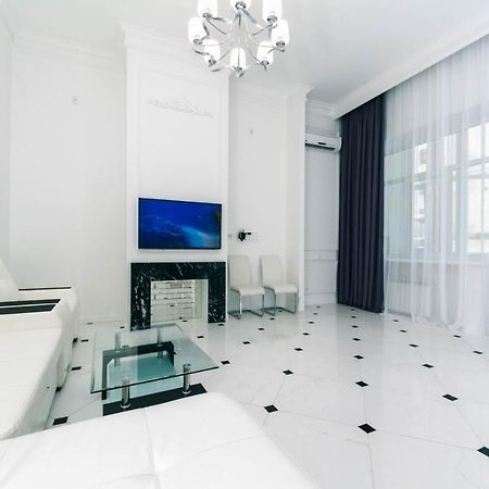 Vip Apartment Near Kreschatyk, 31А Pushkinska Street Kiev Exterior foto