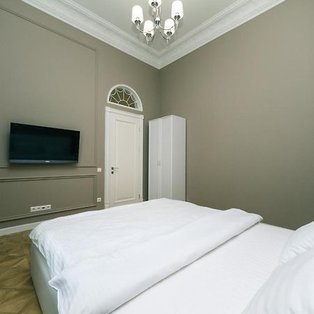 Vip Apartment Near Kreschatyk, 31А Pushkinska Street Kiev Exterior foto