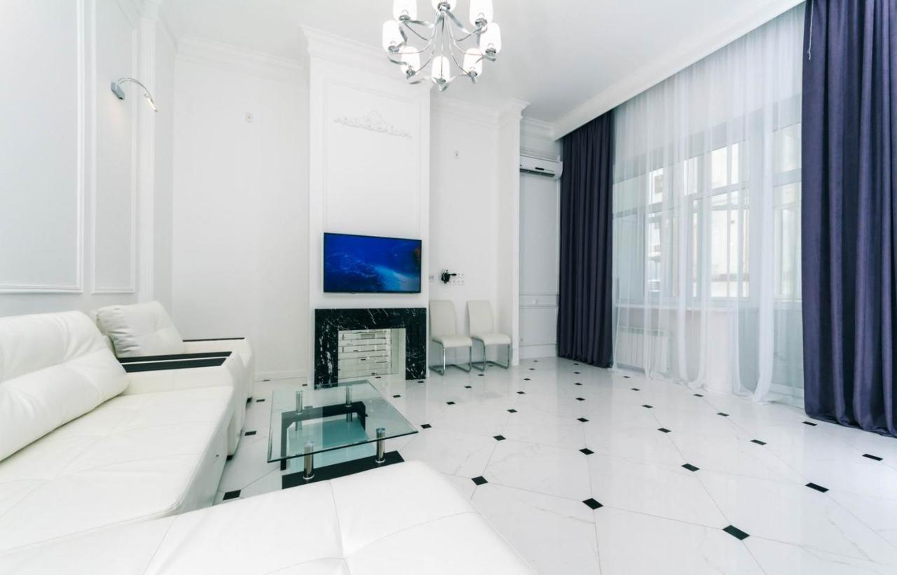 Vip Apartment Near Kreschatyk, 31А Pushkinska Street Kiev Exterior foto