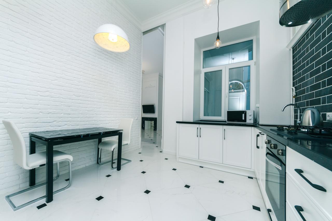 Vip Apartment Near Kreschatyk, 31А Pushkinska Street Kiev Exterior foto