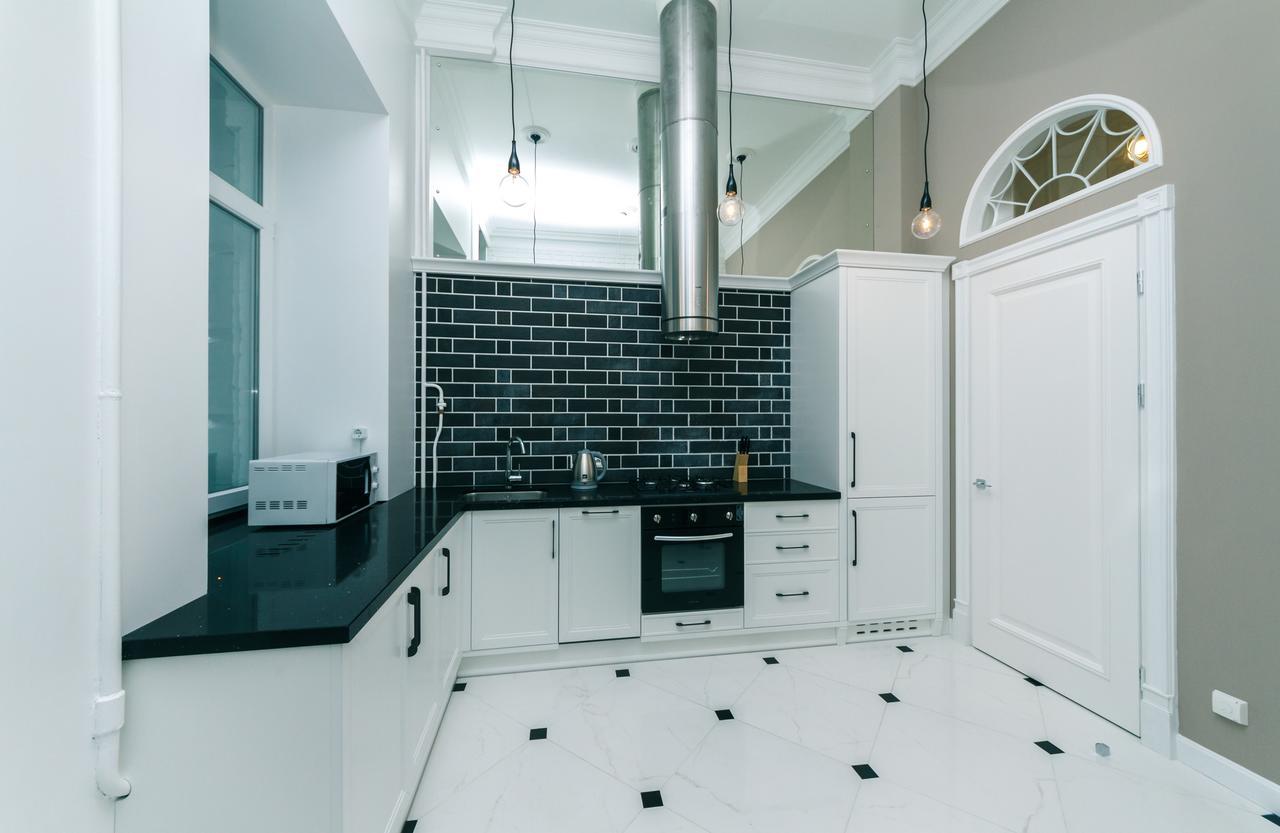 Vip Apartment Near Kreschatyk, 31А Pushkinska Street Kiev Exterior foto