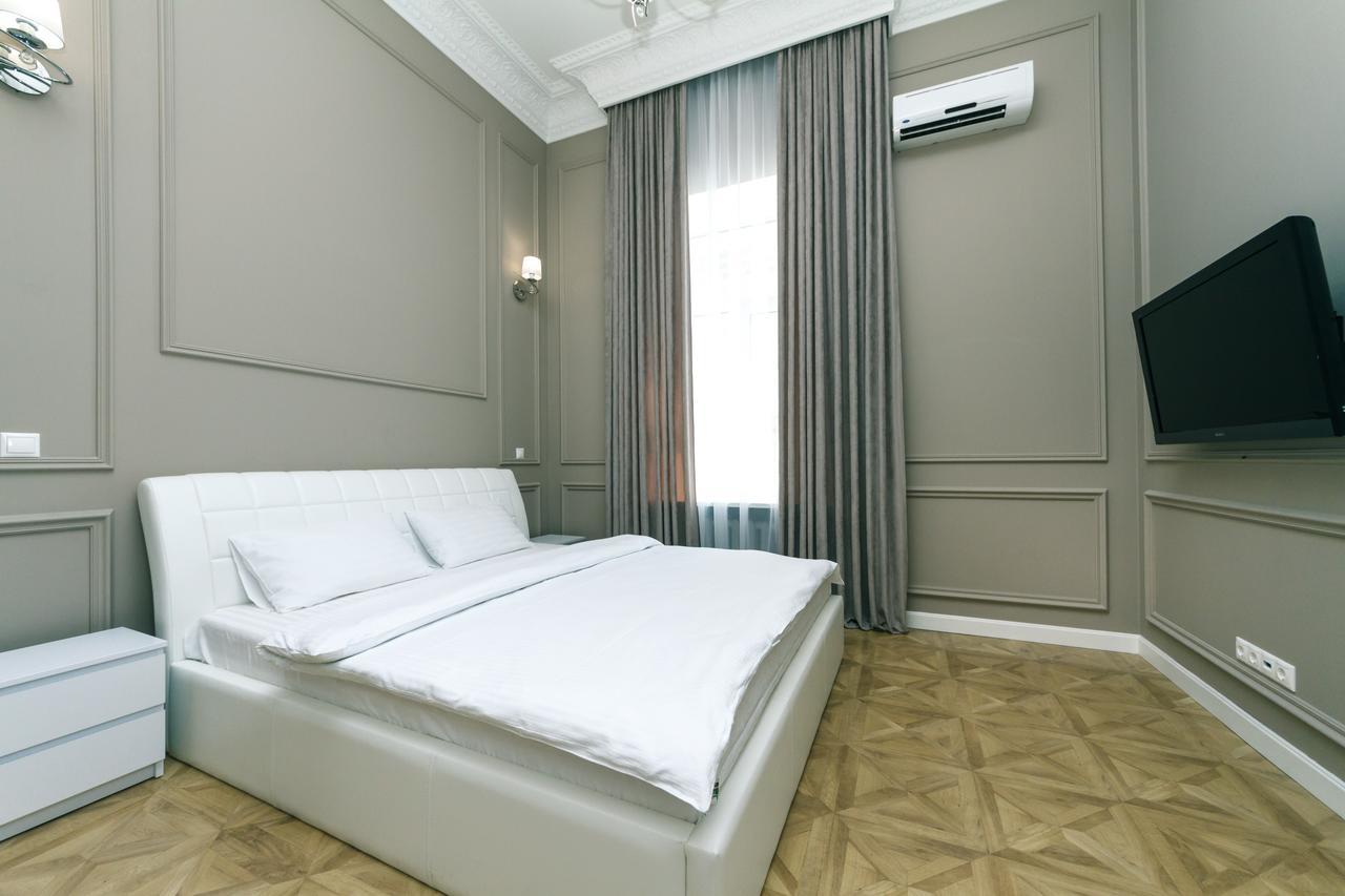 Vip Apartment Near Kreschatyk, 31А Pushkinska Street Kiev Exterior foto
