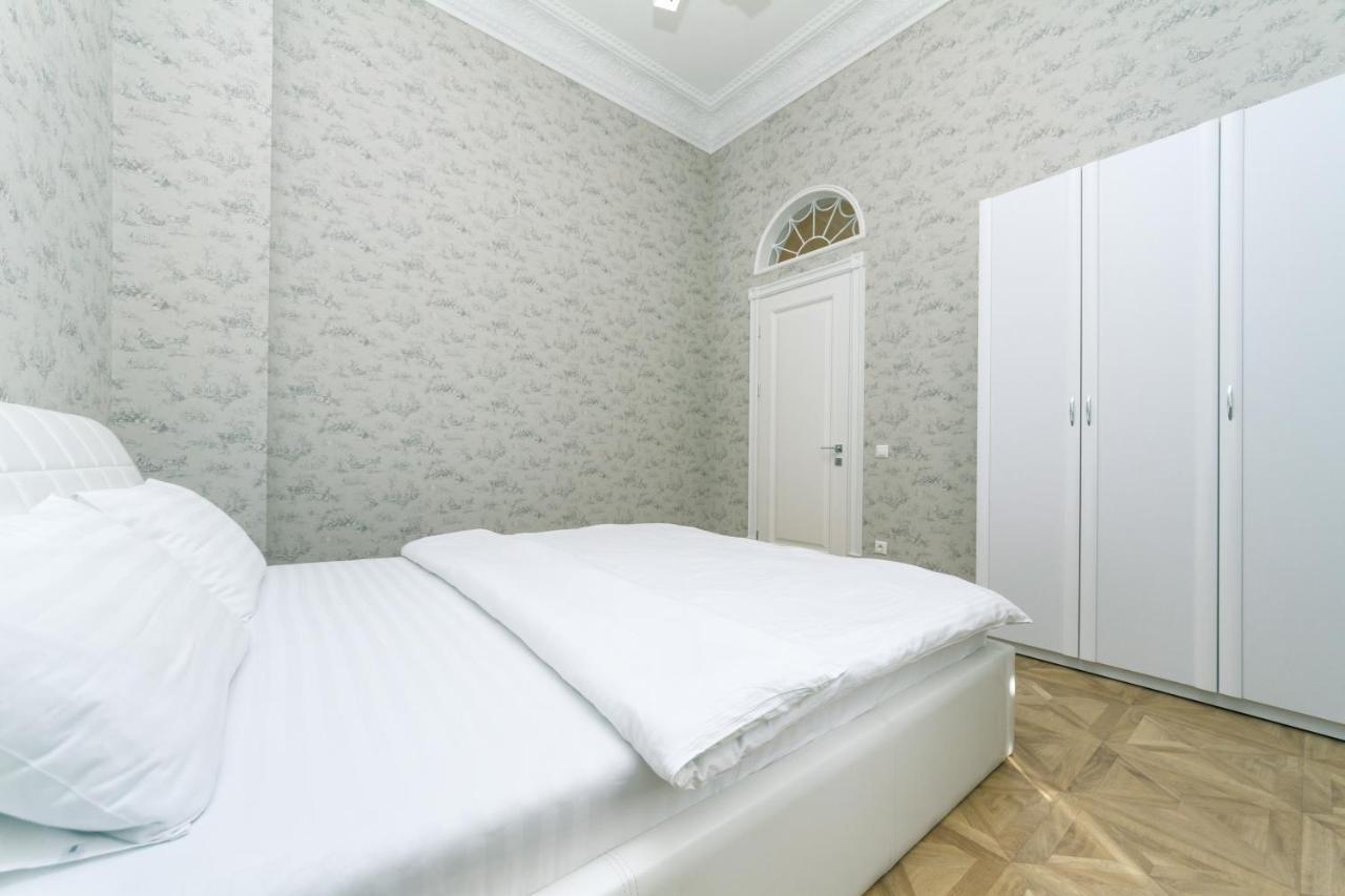 Vip Apartment Near Kreschatyk, 31А Pushkinska Street Kiev Exterior foto