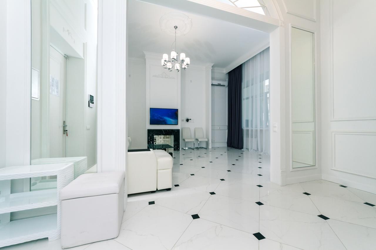 Vip Apartment Near Kreschatyk, 31А Pushkinska Street Kiev Exterior foto