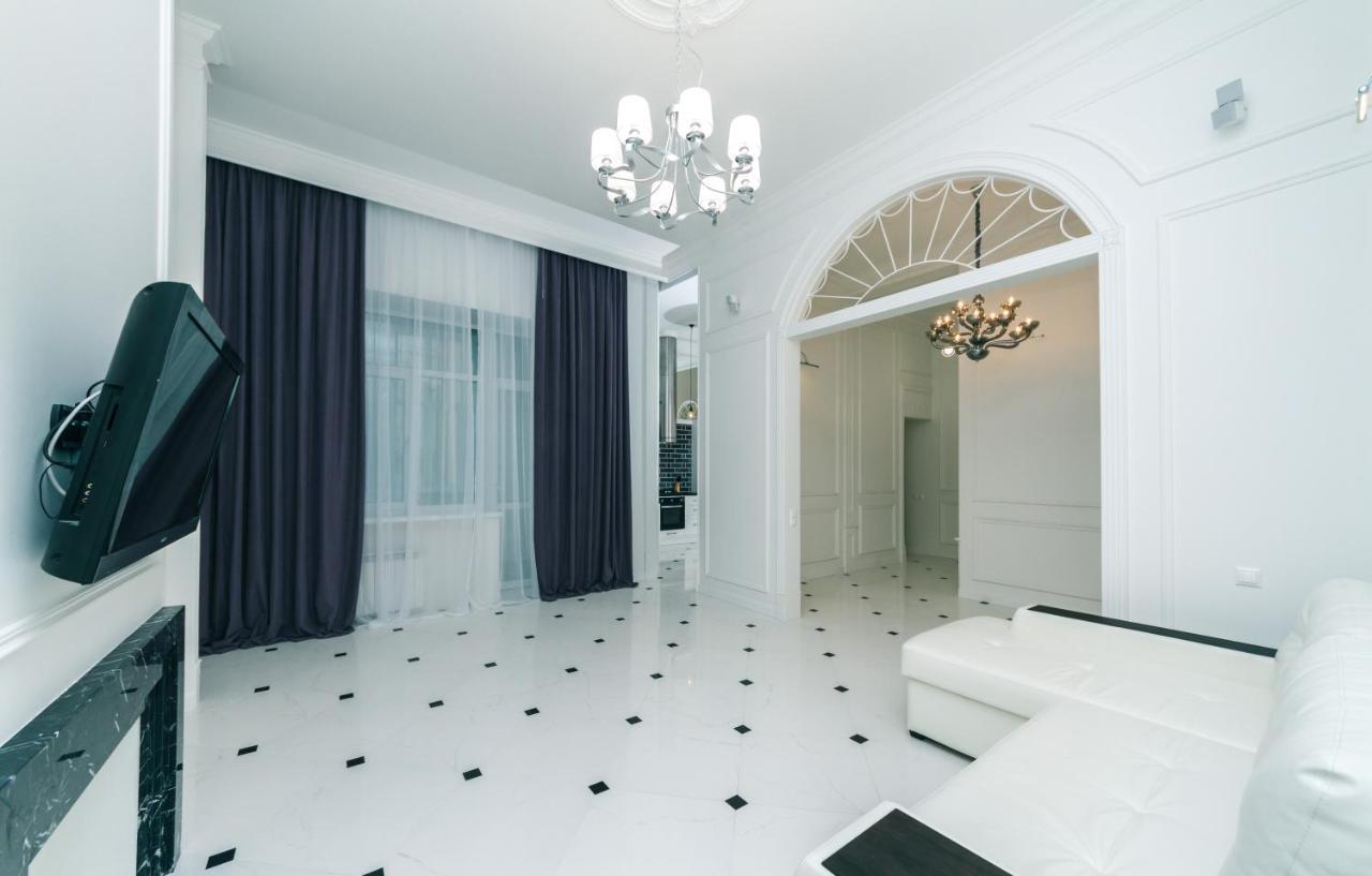 Vip Apartment Near Kreschatyk, 31А Pushkinska Street Kiev Exterior foto