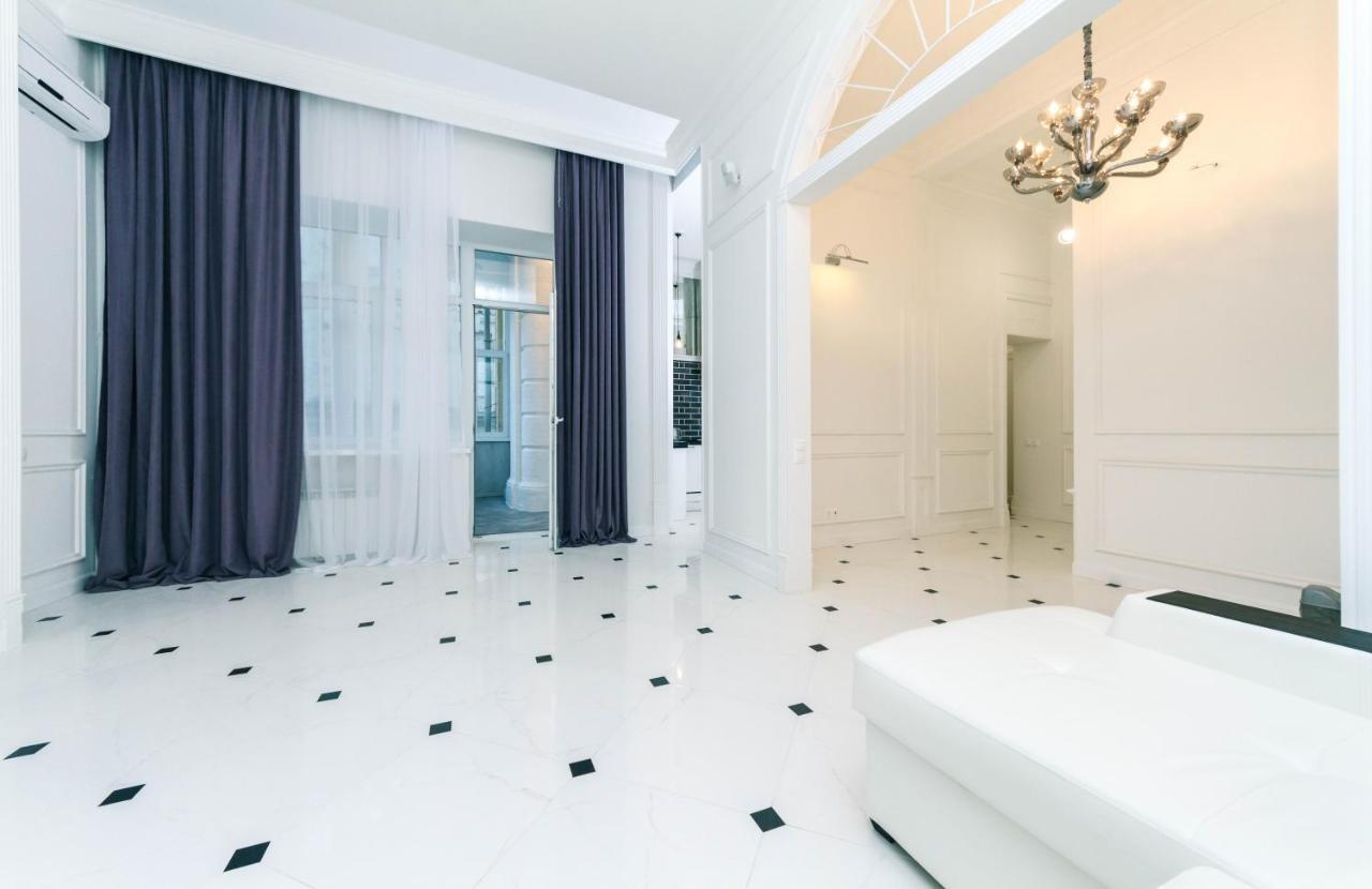 Vip Apartment Near Kreschatyk, 31А Pushkinska Street Kiev Exterior foto