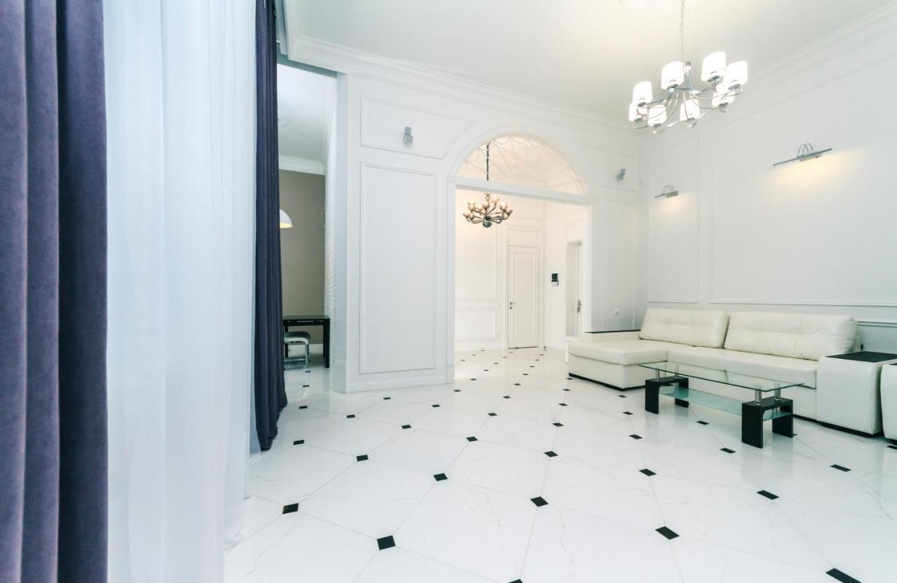 Vip Apartment Near Kreschatyk, 31А Pushkinska Street Kiev Exterior foto